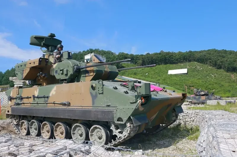 Південнокорейський солдат на зенітній установці під час спільних навчань з американською армією, 2016 рік (Фото: U.S. Army)