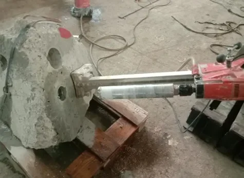 Заградительная пирамида Буд-Техпрома во время испытаний в лаборатории (Фото: ГП НИИСК)