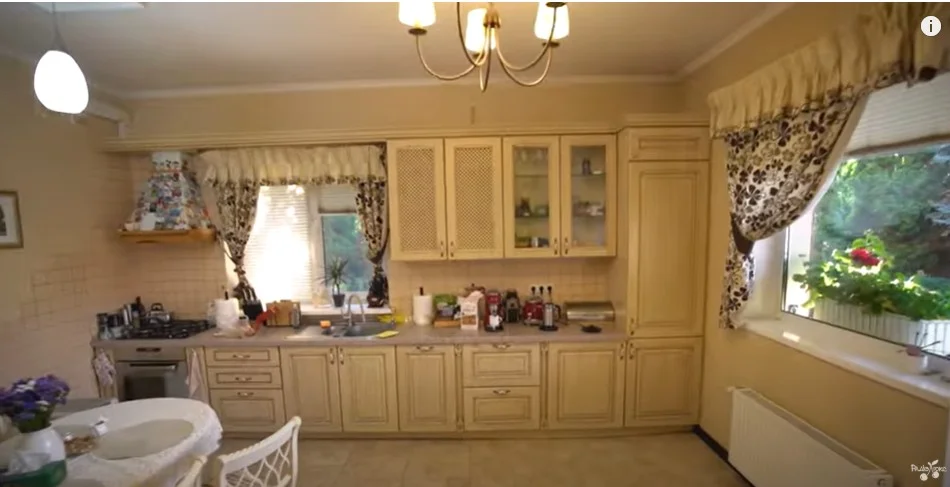 Кадр із відео