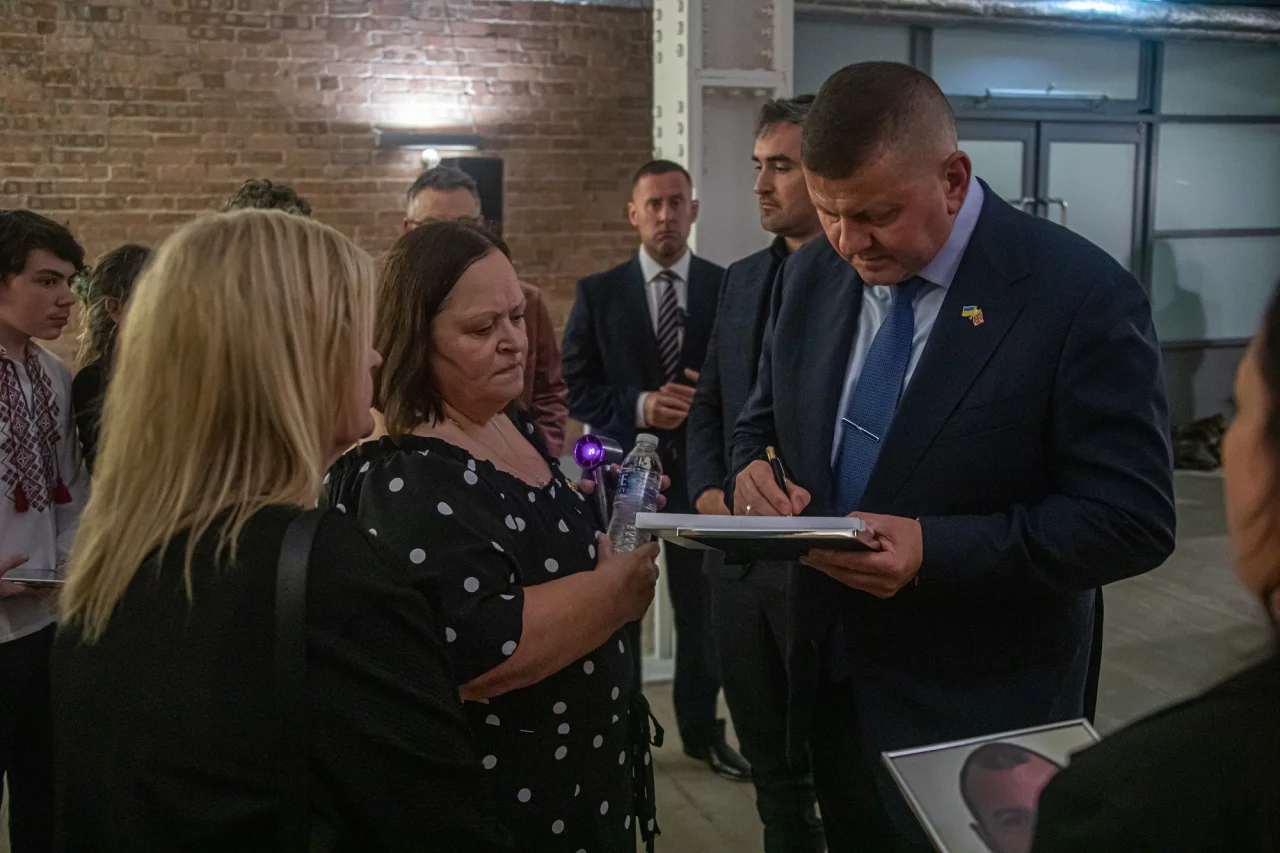 Валерій Залужний зустрічається з родинами британських добровольців, які загинули за Україну в боях проти російських окупантів (Фото: Фонд Богдана Губського)