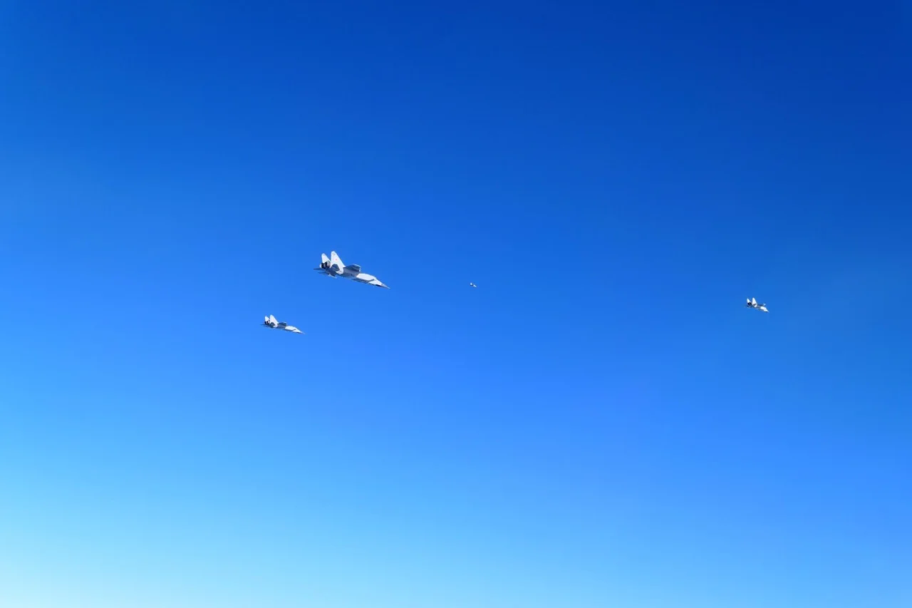 NATO Air Command / X