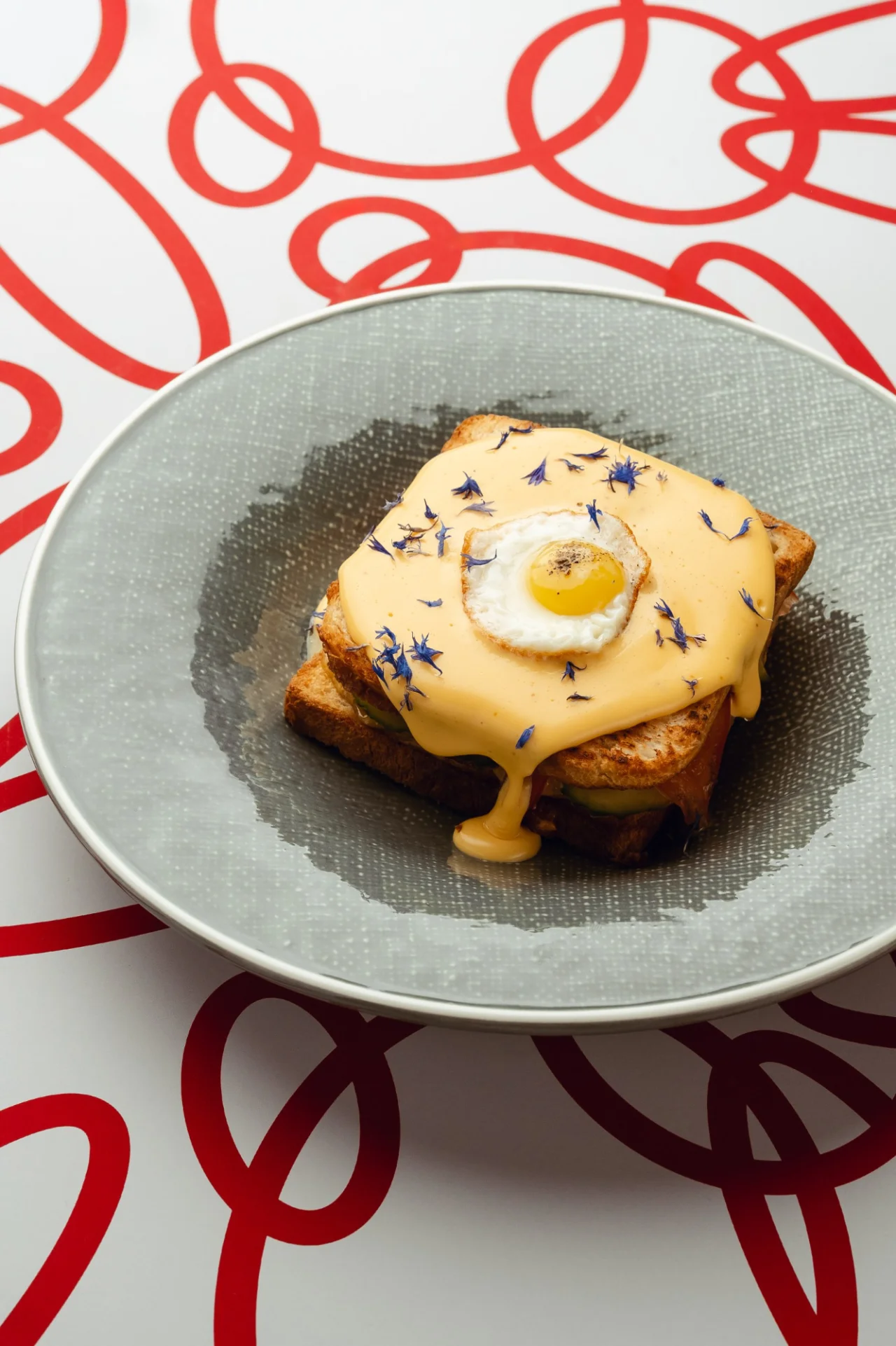 У закладі є різноманітний вибір сніданків (Фото: Надано Владом Дармограєм)