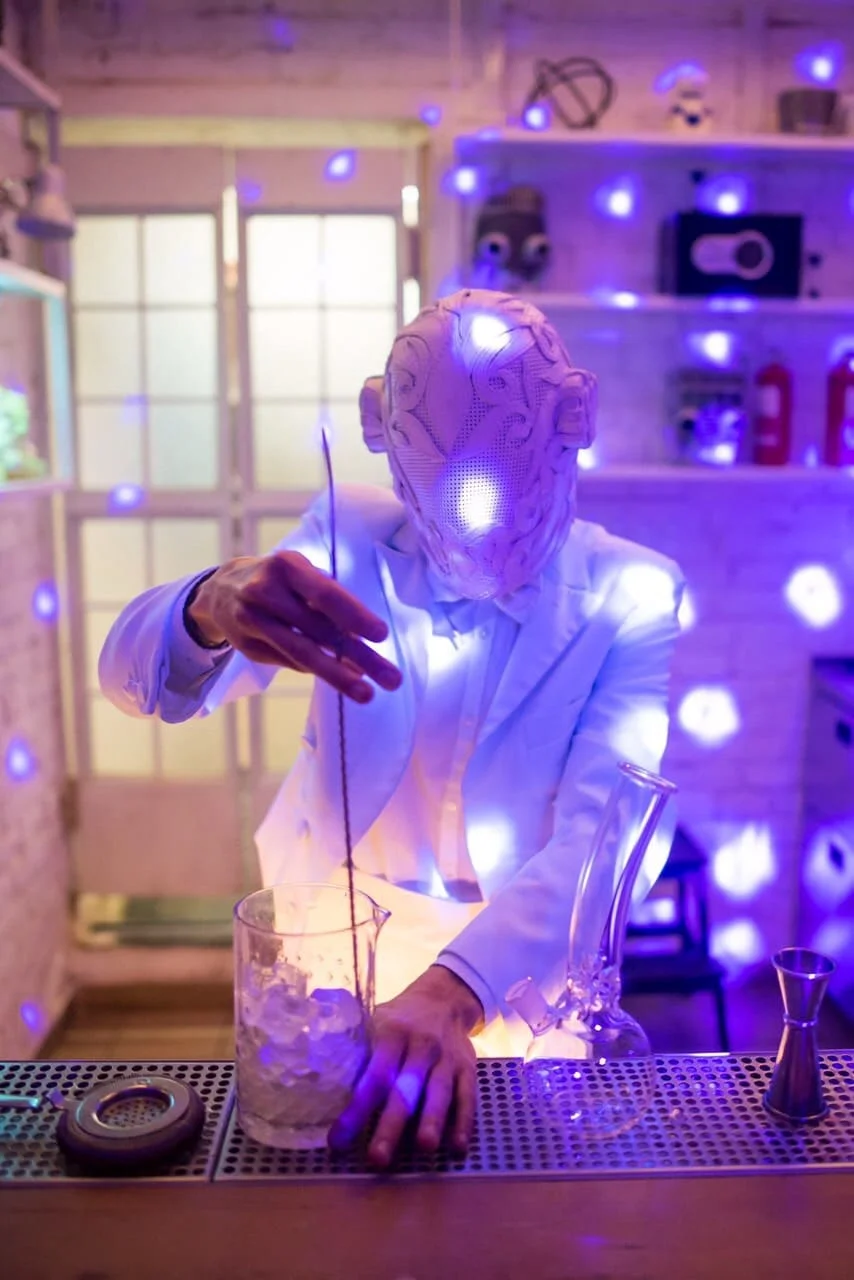 Приготування коктейлю (Фото: надане власником)