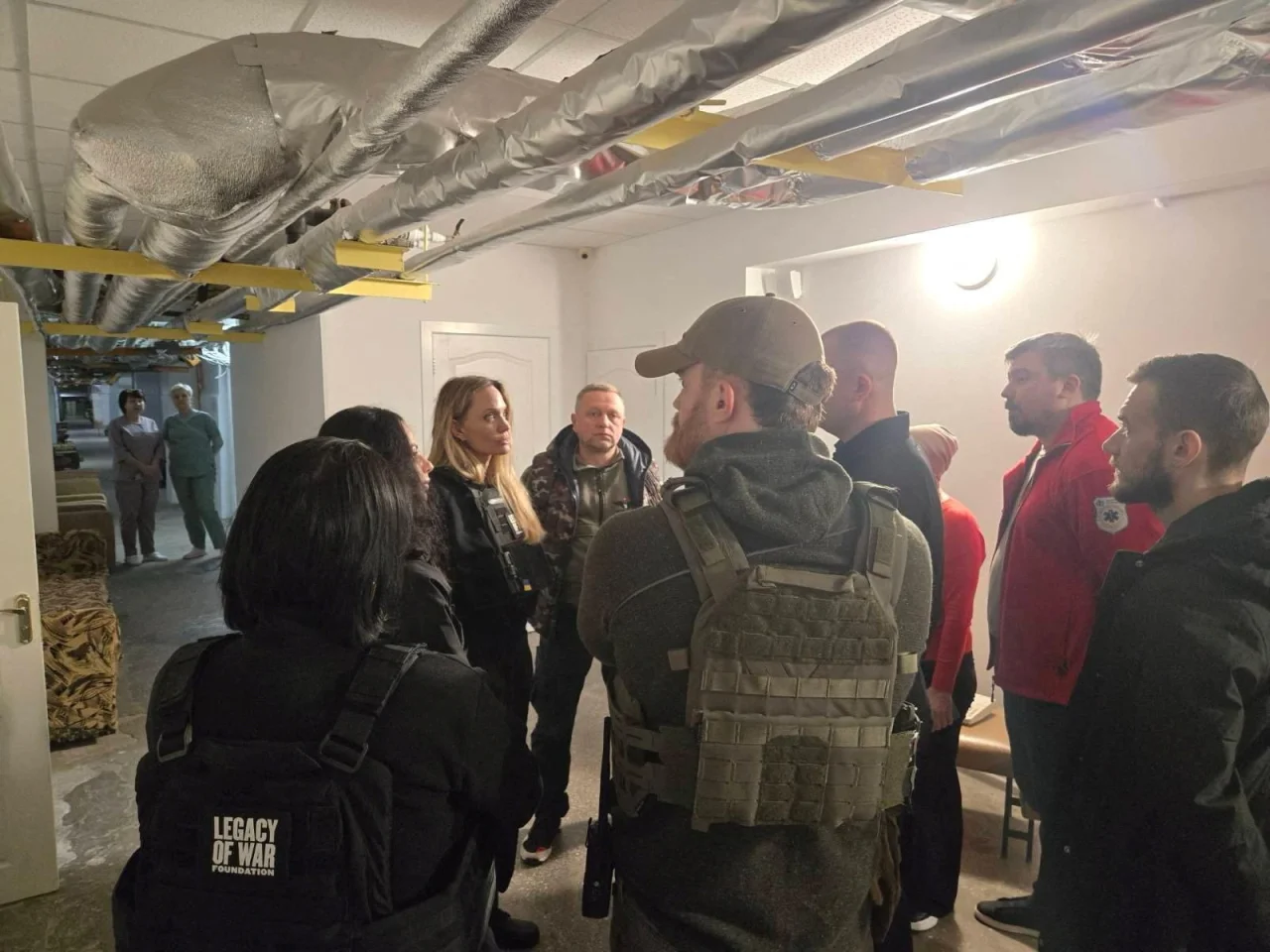 Анджелина Джоли в Херсоне (Фото: Legacy of War Foundation/Handout via REUTERS)