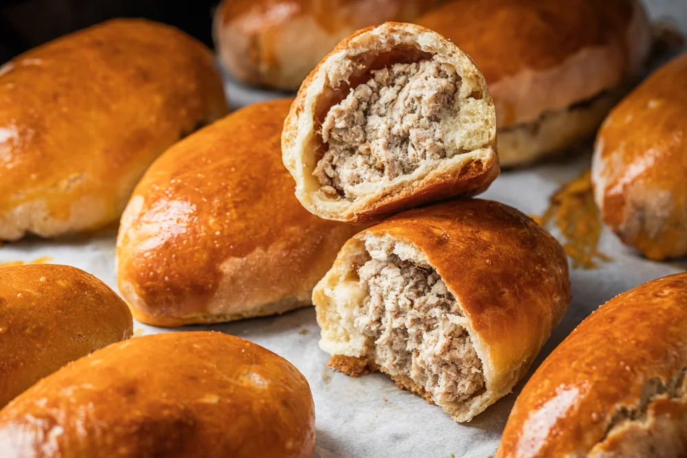 Пиріжки з мʼясом (Фото: klopotenko.com)