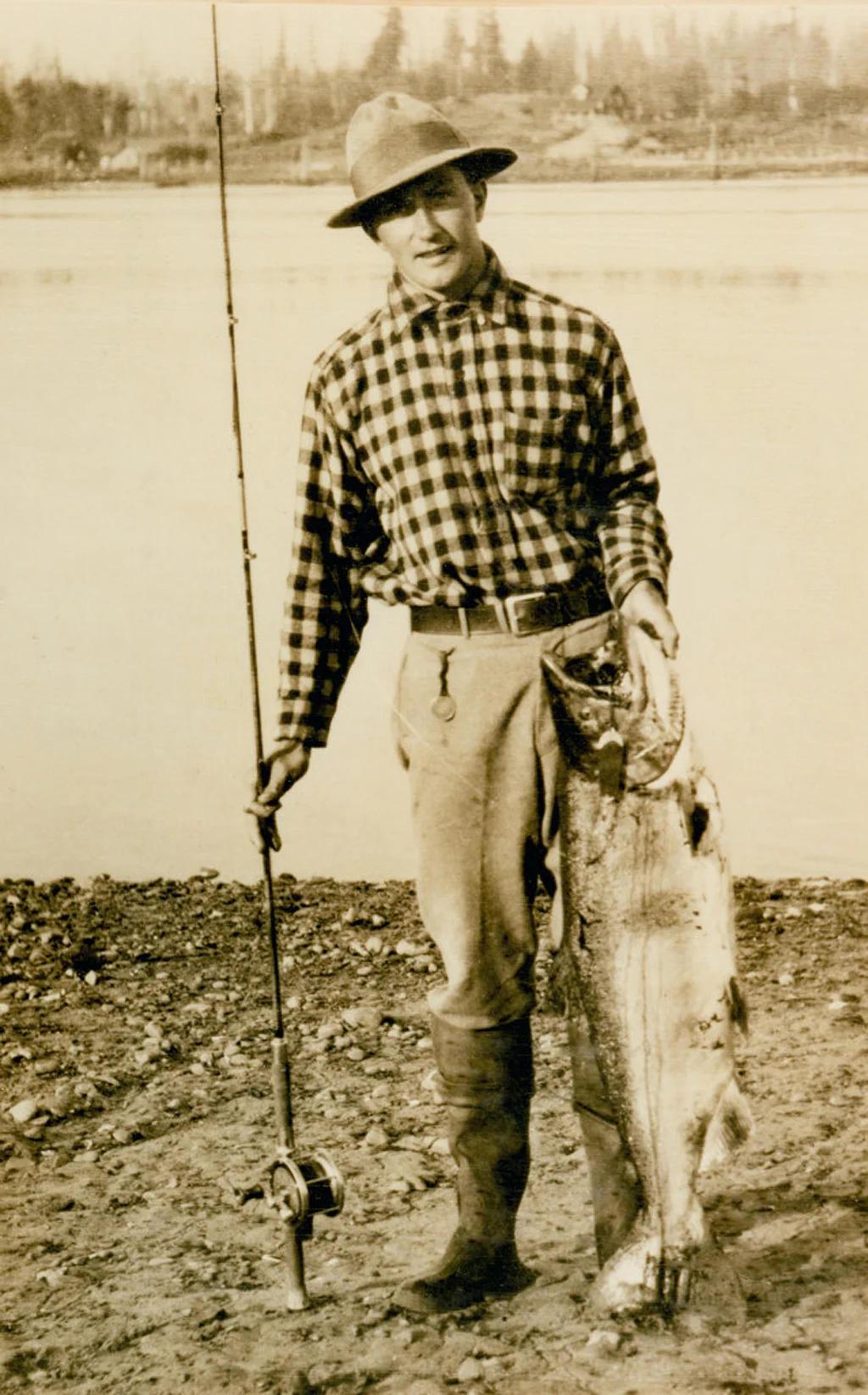 Едді Бауер під час риболовлі, 1920-ті роки (Фото: DR)