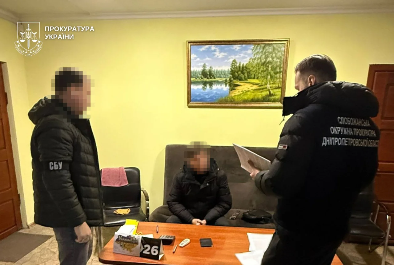 Подозревают директора ритуальной службы и по совместительству депутата поселкового совета (Фото: Днепропетровская областная прокуратура)