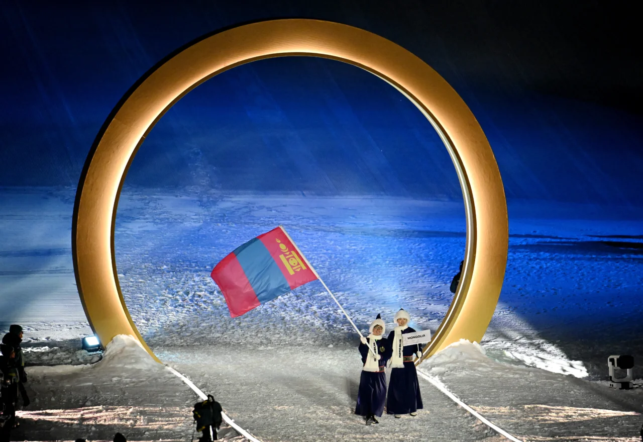 Монголія на відкритті Олімпіади-2026 (Фото: REUTERS/Dylan Martinez)