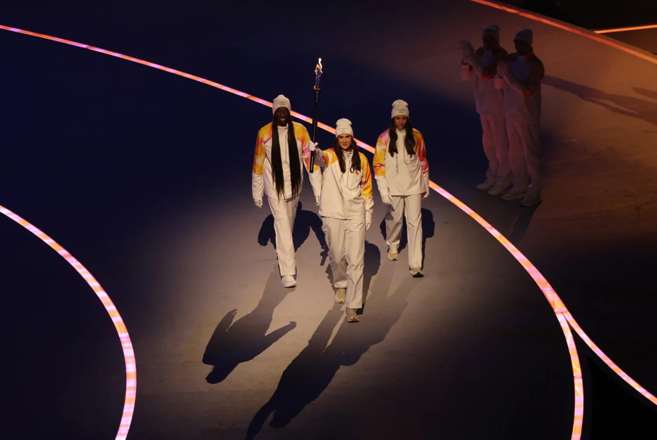 Олімпійський вогонь на Сан-Сіро (Фото: REUTERS/Mike Segar)