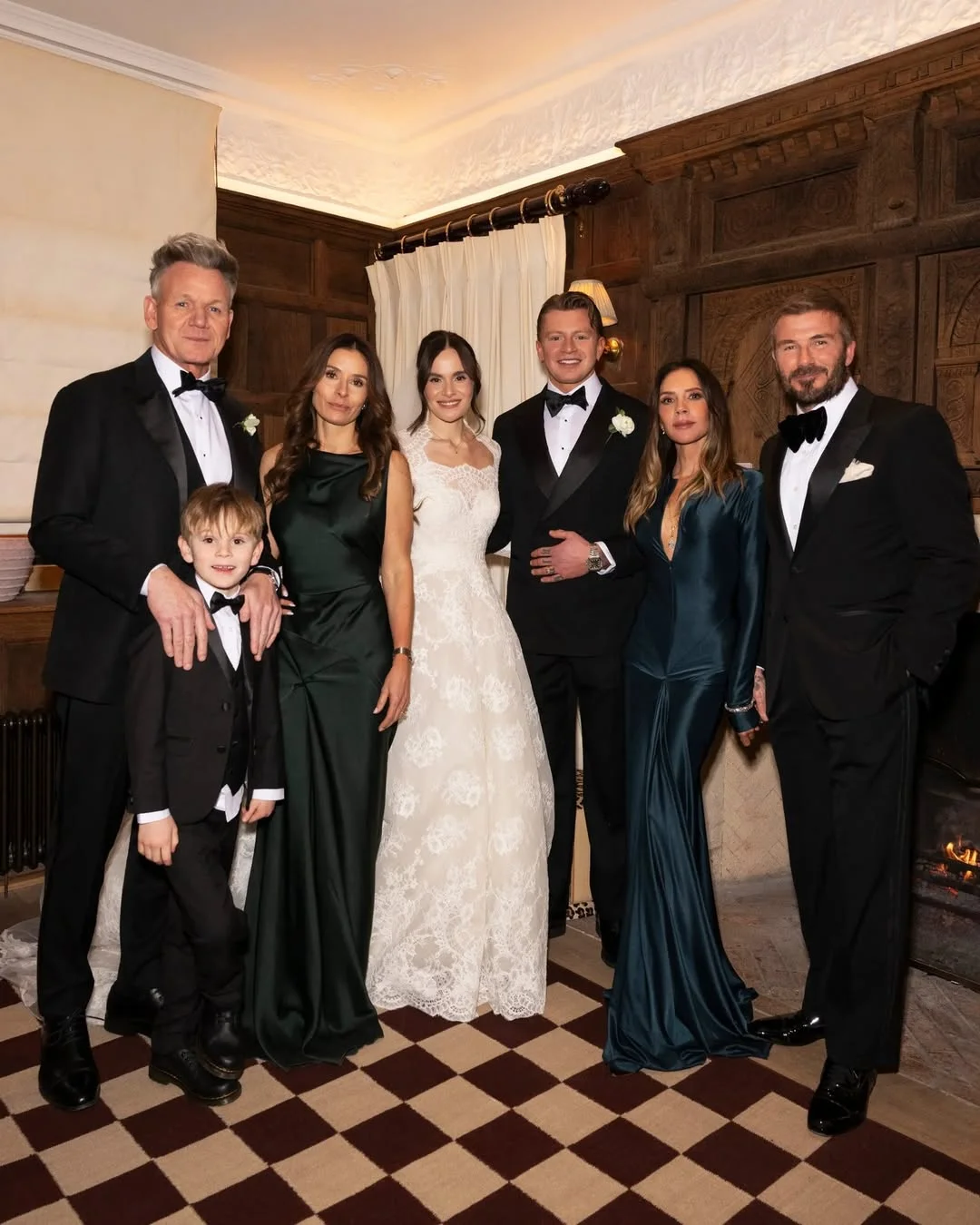 Девід та Вікторія Бекхем на весіллі дочки Гордона Рамзі Голлі (Фото: instagram.com/hollyramsaypeaty)