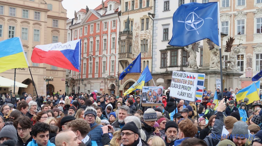 Hundreds rally for Ukraine in Prague on invasion anniversary / The ...