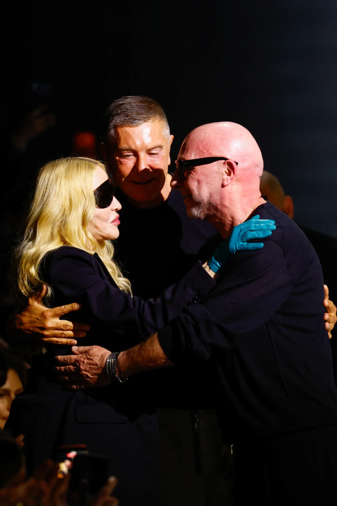 Мадонна з дизайнерами Доменіко Дольче та Стефано Габбана (Фото: REUTERS/Alessandro Garofalo)