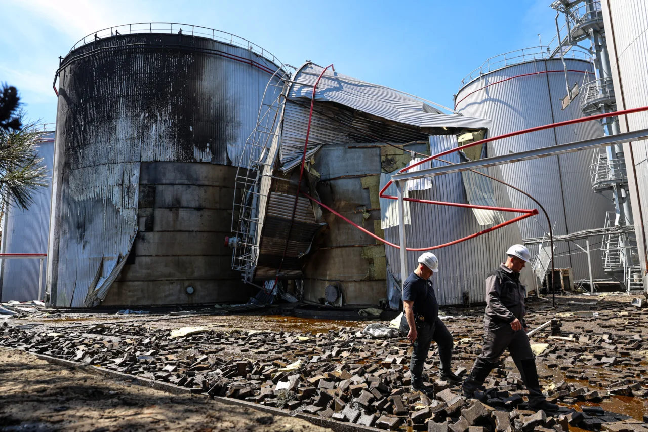 Russian drone strike hits Kernel oil terminal in Chornomorsk / The New ...