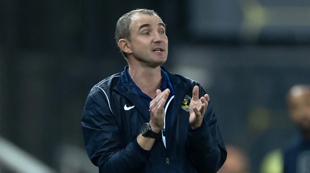 Александр Кучер поблагодарил Шахтер за игру (Фото: scdnipro1.com)